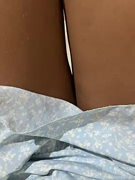 EweXZZ online show from April 14, 2026, 5:08 pm