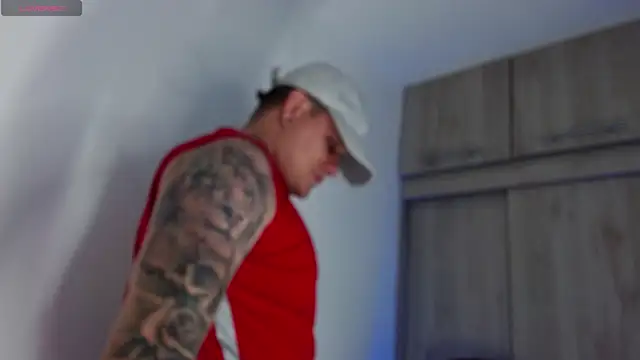 leon cumming online show from November 25, 2025, 10:54 pm