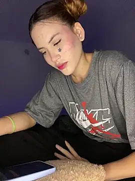 Snapshot of Labby18 chatting on January 7, 2026, 10:45 pm Labby18 online show from January 7, 2026, 10:45 pm