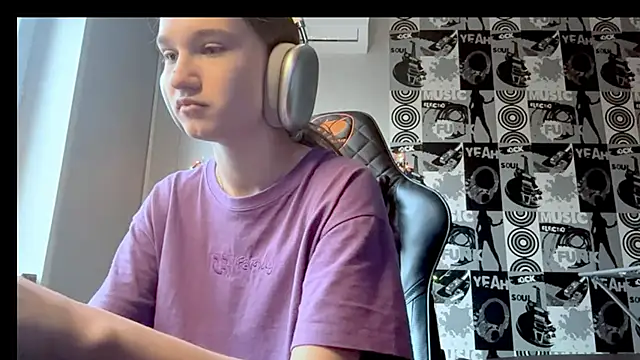 helgicuteness online show from December 14, 2025, 7:25 am