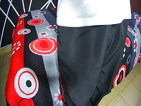 HouseOfHeat online show from November 24, 2025, 1:33 pm