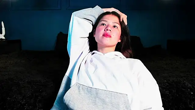 Snapshot of Skyy_bloom chatting on December 20, 2025, 11:50 am Skyy bloom online show from December 20, 2025, 11:50 am