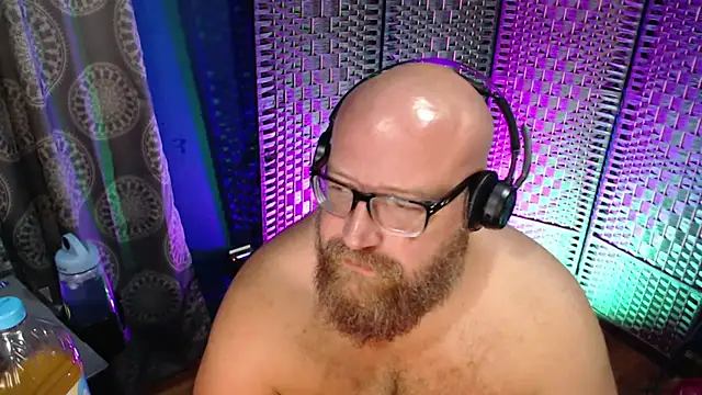 Snapshot of BigBearforCuddles chatting on June 21, 2026, 1:30 am BigBearforCuddles online show from June 21, 2026, 1:30 am