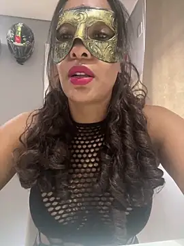 LunnaMaska online show from March 17, 2026, 3:04 pm