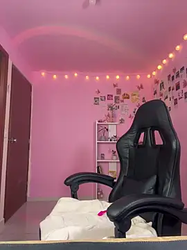 Davne  online show from March 11, 2026, 8:37 pm