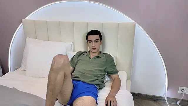 Snapshot of MoonlinSkinn chatting on November 24, 2025, 8:03 am MoonlinSkinn online show from November 24, 2025, 8:03 am