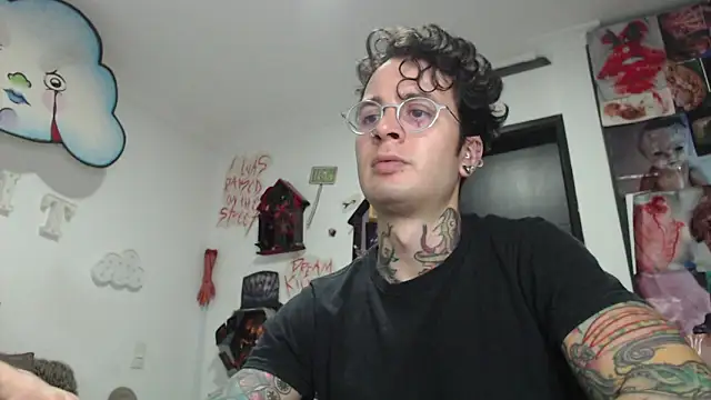 CryBoy13 online show from December 1, 2025, 11:21 pm