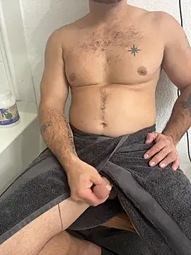 2addictivelyhorny online show from July 14, 2026, 5:45 am