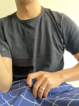 Kralenes2133 online show from November 28, 2025, 8:17 am