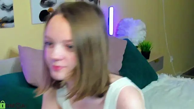 Olivia Riesz online show from April 5, 2026, 1:36 am