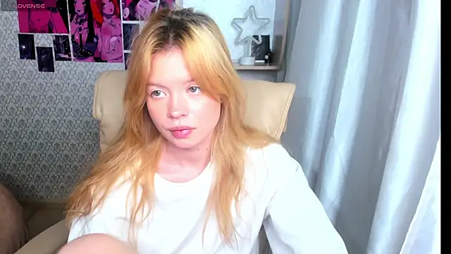 Snapshot of AlysaMeow chatting on November 25, 2025, 8:03 am AlysaMeow online show from November 25, 2025, 8:03 am