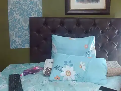 JuicyEbonyGoddess online show from November 27, 2025, 6:43 pm