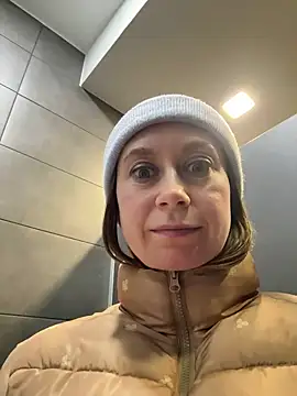 Brooke lover online show from April 9, 2026, 6:19 am