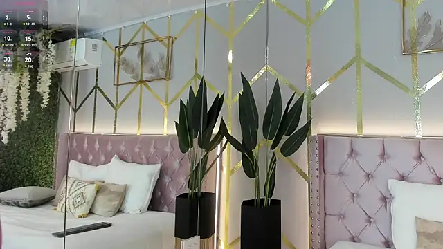 Lola saenz  online show from February 5, 2026, 12:10 pm