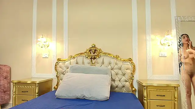 Snapshot of HallieStone chatting on February 19, 2026, 1:18 pm HallieStone online show from February 19, 2026, 1:18 pm