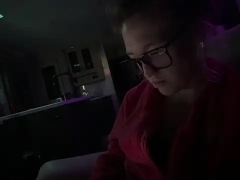 Snapshot of cuddlebug2025 chatting on November 24, 2025, 4:07 pm cuddlebug2025 online show from November 24, 2025, 4:07 pm