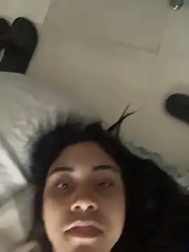 Miia moonn online show from December 5, 2025, 10:57 am