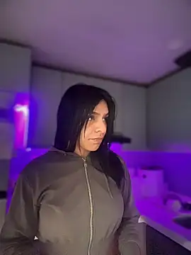 SaraAndrade  online show from April 7, 2026, 11:32 am