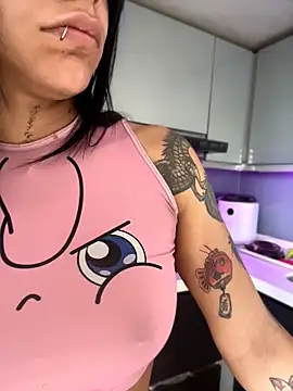 SaraAndrade  online show from April 8, 2026, 3:34 pm