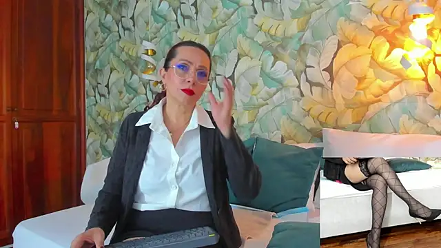 Snapshot of Madame_Angelic_1 chatting on June 20, 2026, 3:09 am Madame Angelic 1 online show from June 20, 2026, 3:09 am