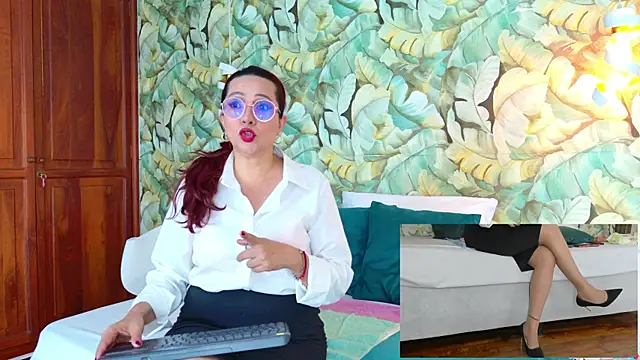 Snapshot of Madame_Angelic_1 chatting on July 10, 2026, 3:55 am Madame Angelic 1 online show from July 10, 2026, 3:55 am