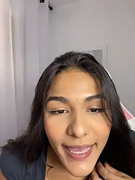 Snapshot of Laurapocahontas chatting on December 1, 2025, 7:30 pm Laurapocahontas online show from December 1, 2025, 7:30 pm