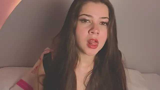 Snapshot of amyvans_ chatting on December 1, 2025, 10:04 pm amyvans online show from December 1, 2025, 10:04 pm