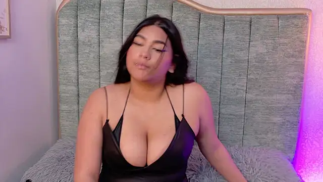 Kittyy Antonella  online show from November 25, 2025, 12:38 pm