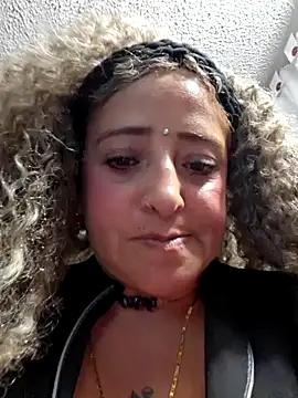 Snapshot of MelodyHockier chatting on November 26, 2025, 1:06 am MelodyHockier online show from November 26, 2025, 1:06 am