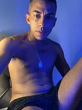 Snapshot of pablof5 chatting on February 13, 2026, 1:12 am pablof5 online show from February 13, 2026, 1:12 am