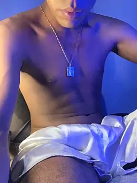 Snapshot of pablof5 chatting on February 23, 2026, 10:40 pm pablof5 online show from February 23, 2026, 10:40 pm