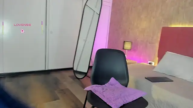 lilith 3r online show from November 25, 2025, 11:54 am