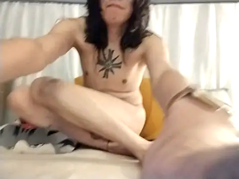 particula de yo online show from December 5, 2025, 4:54 am