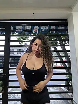 VictoriaaRose online show from November 26, 2025, 10:33 pm