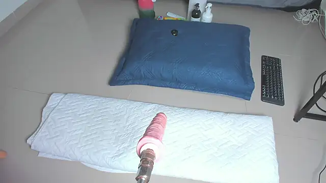 sophie 1  online show from February 6, 2026, 2:49 am