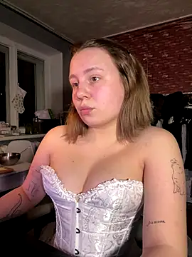 Annahylio online show from November 26, 2025, 8:10 pm