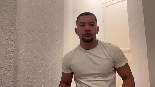 Snapshot of esleider12 chatting on December 18, 2025, 4:57 pm esleider12 online show from December 18, 2025, 4:57 pm