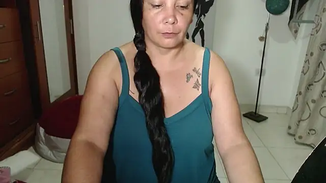 vivian-milf online show from April 8, 2026, 1:49 am