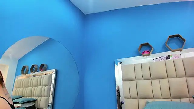 melany love0 online show from February 9, 2026, 1:15 pm