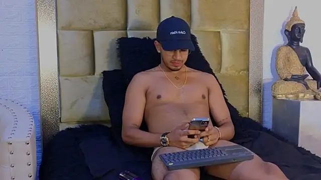 Brand Collins online show from December 5, 2025, 8:38 pm