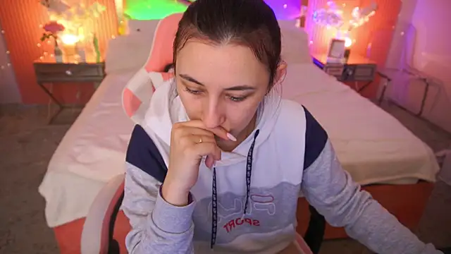 RoxieRay online show from March 2, 2026, 7:15 am