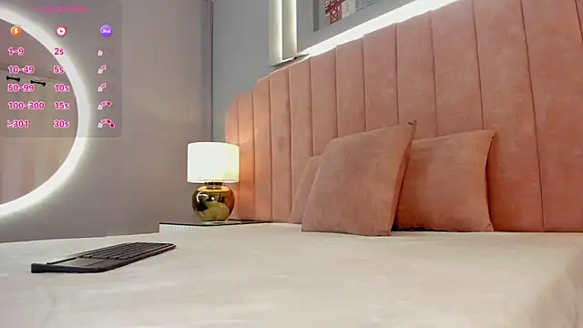 ninacrave  online show from February 11, 2026, 3:00 am