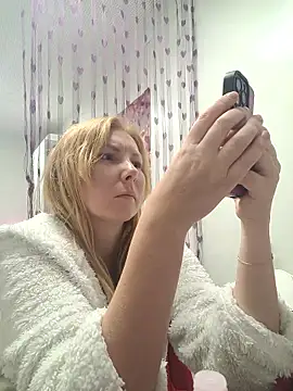 JenyJansy online show from January 8, 2026, 9:50 pm