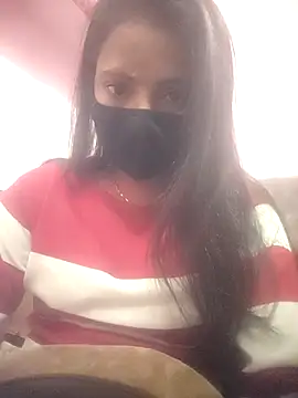 Juliekhan 98 online show from January 14, 2026, 6:57 pm