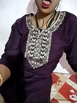 RASHMI SHARMA9 online show from April 9, 2026, 6:24 pm