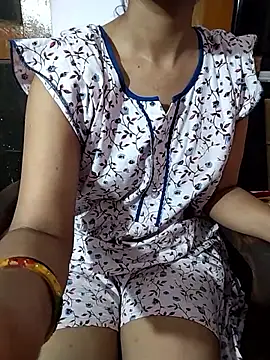 Snapshot of RASHMI_SHARMA9 chatting on May 13, 2026, 6:49 pm RASHMI SHARMA9 online show from May 13, 2026, 6:49 pm
