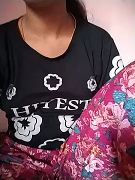 Snapshot of RASHMI_SHARMA9 chatting on May 19, 2026, 12:00 pm RASHMI SHARMA9 online show from May 19, 2026, 12:00 pm