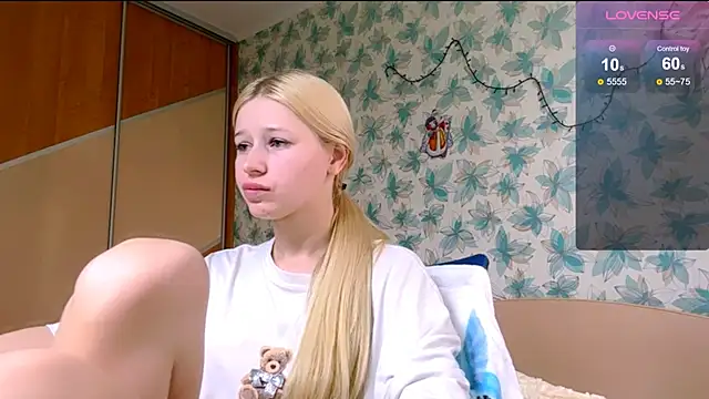 Barbie Blondie online show from April 3, 2026, 1:53 pm