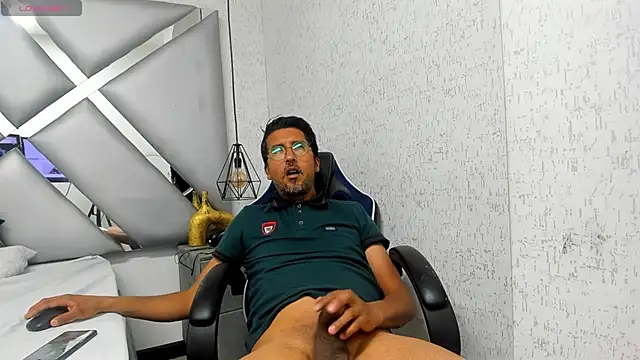 Snapshot of DANIDICK_VC chatting on December 1, 2025, 12:21 pm DANIDICK VC online show from December 1, 2025, 12:21 pm