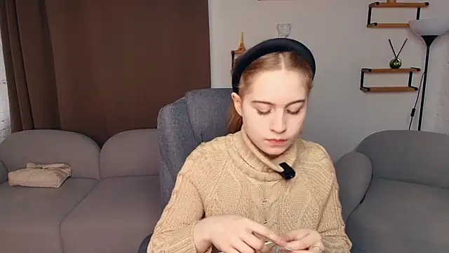 FairrryBluuum online show from December 1, 2025, 10:31 am